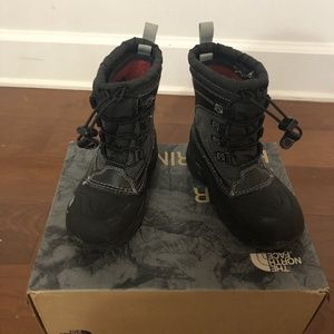 NorthFace YOUTH ALPENGLOW IV